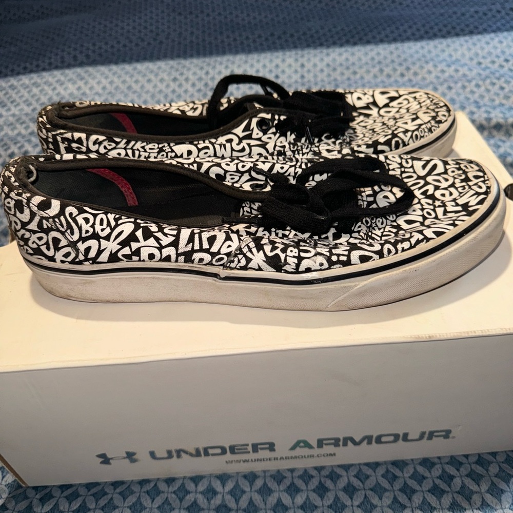 Men’s Vans size 9.5. A tribe called quest edition.